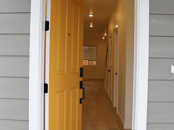 4th image of 5213 87th Dr NE