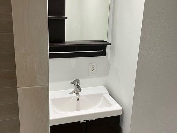 4th image of 607 S 52nd St