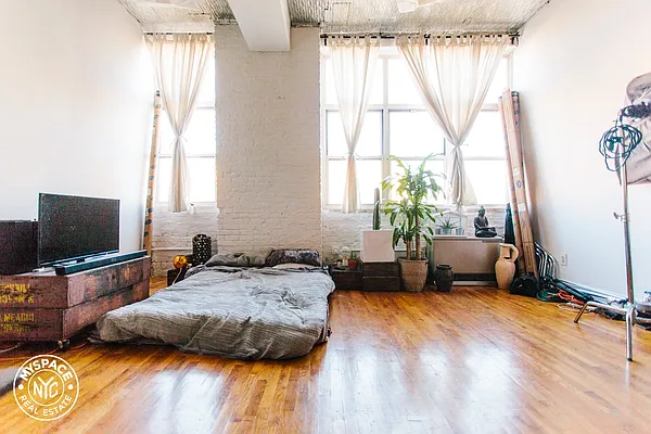 Rented by MySpaceNYC | media 14