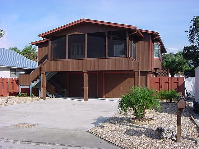 Front view of home