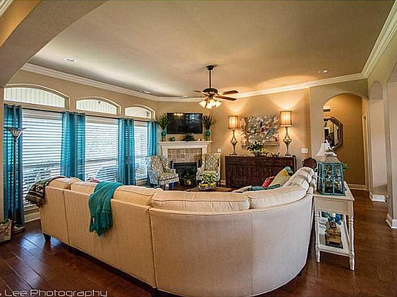 4th image of 3335 Gunnison Dr