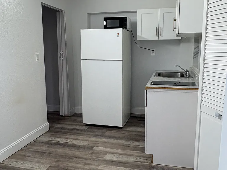 980 NW 200th Ter — Photo 7