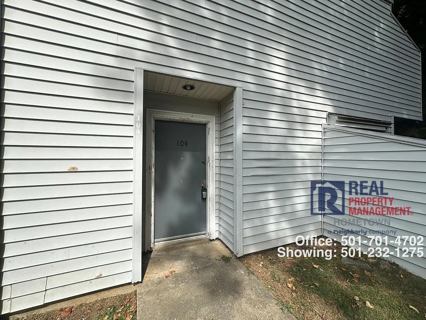 407 Ashland St - Apartments — Photo 2