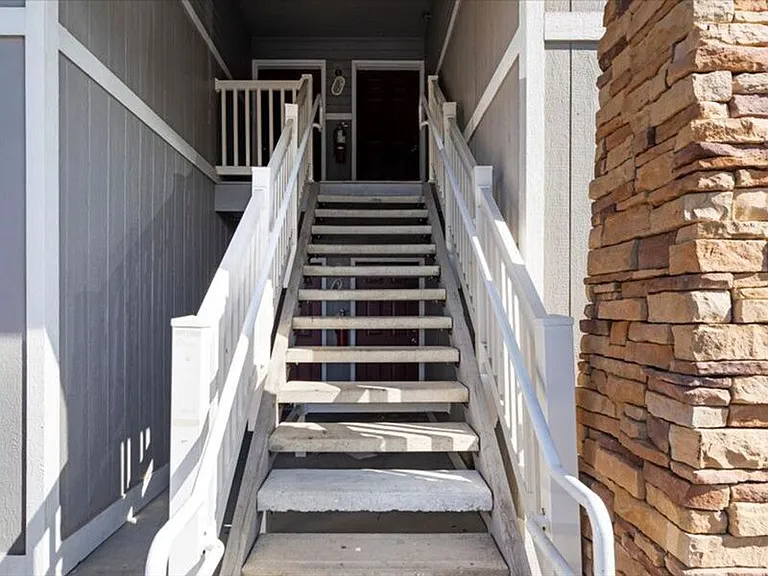 6405D Chapel Hill Blvd #D202 — Photo 2