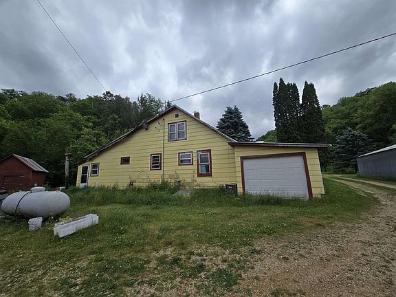 2nd image of 15928 Pine Tree Rd