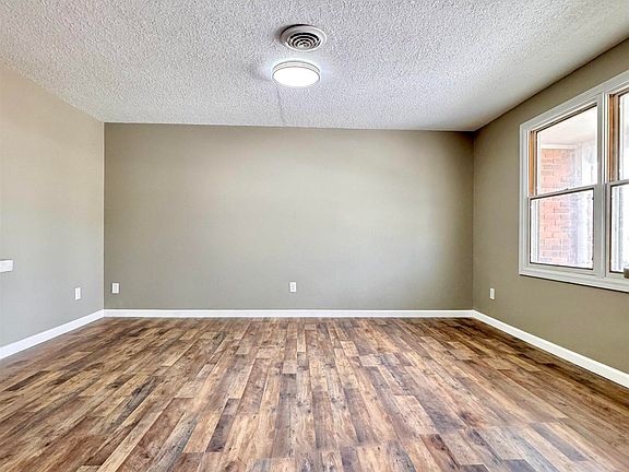 5th image of 7231 Treverton Dr