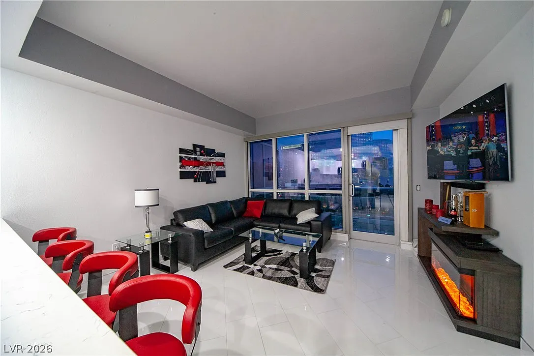 Building Photo - 4575 Dean Martin Dr #1401