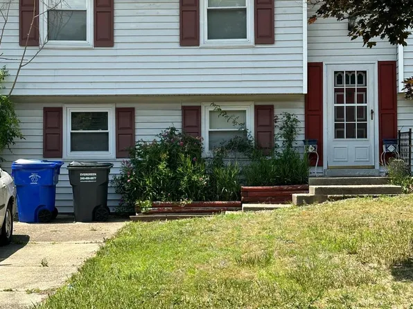 537 University Dr, Waldorf, MD 20602