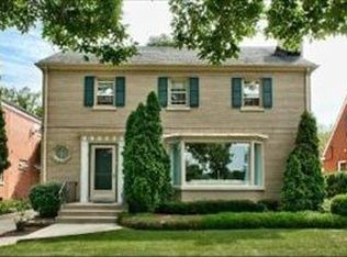 111 S Edgewood Ave, La Grange, IL 60525
