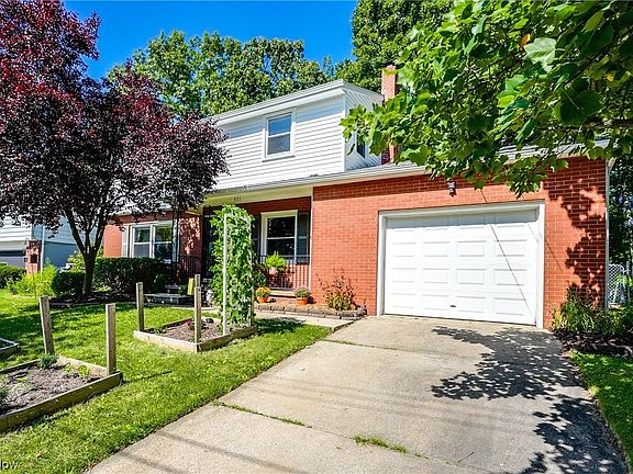 2nd image of 571 Deering Dr