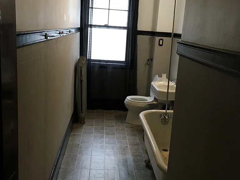 34 Washington St #3 — Photo 6