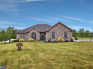 213 Lily Ct, Wellsville, PA 17365