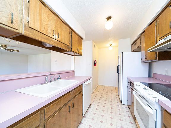 3rd image of 717A Laurelwood Dr