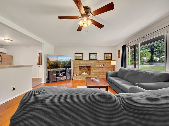 5th image of 1046 McCall Ln