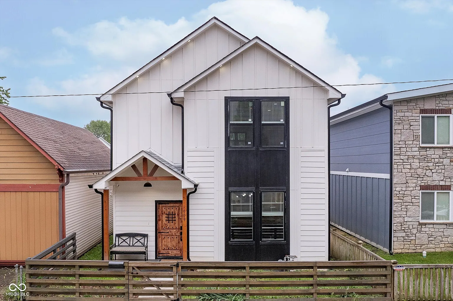 1009 Harrison St photo 1