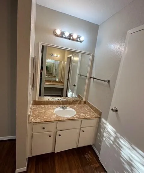 716 Memorial Mews St #A — Photo 7