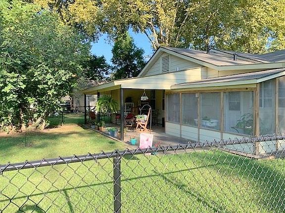 3rd image of 712B Saint Maurice Ln