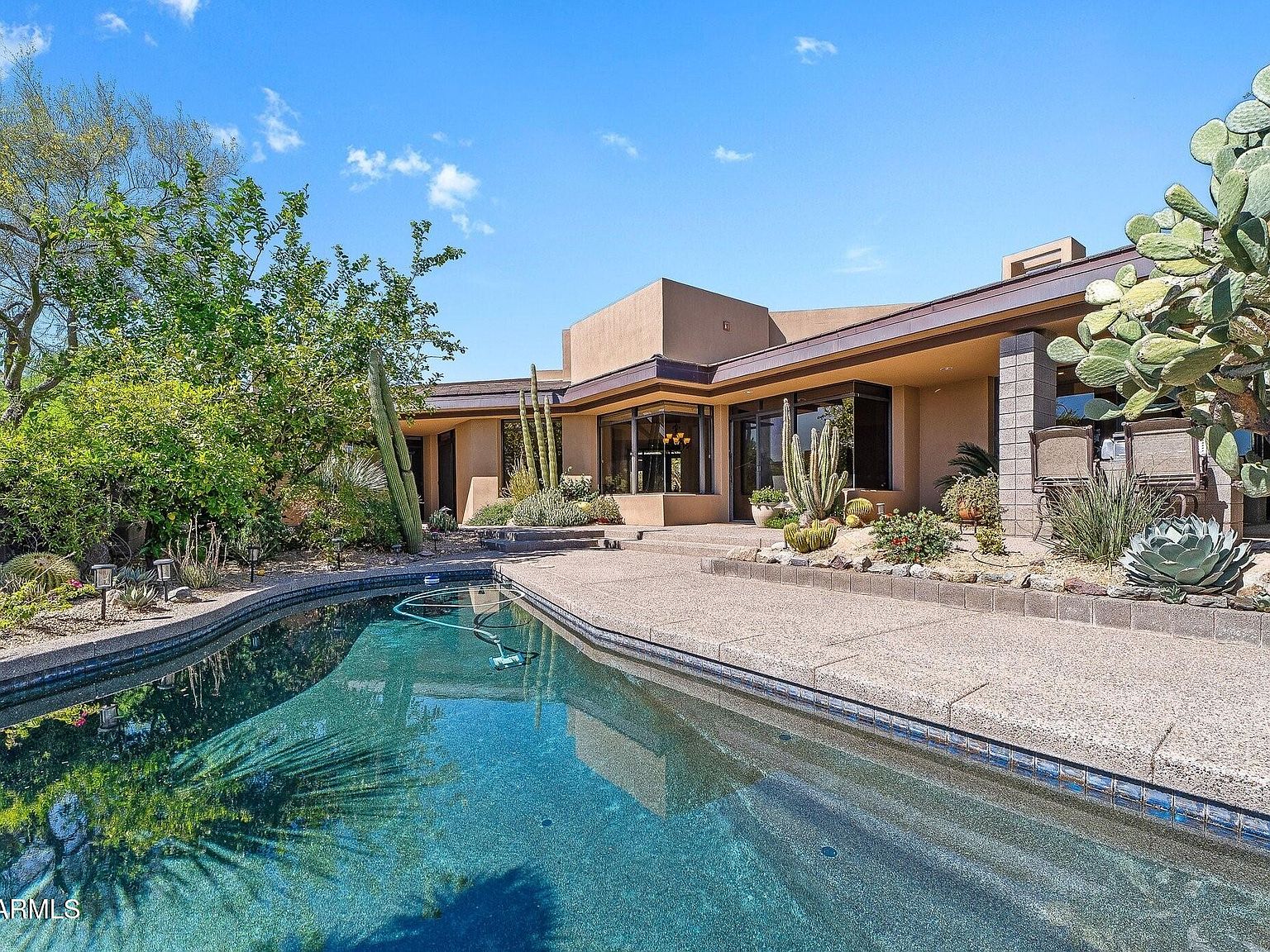 10675 E FERNWOOD Lane