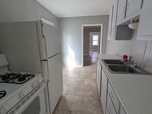 5th image of 617 W Highland St