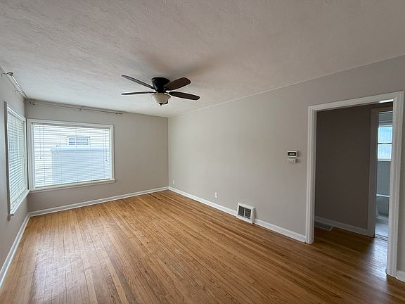 5th image of 370 E 16th St