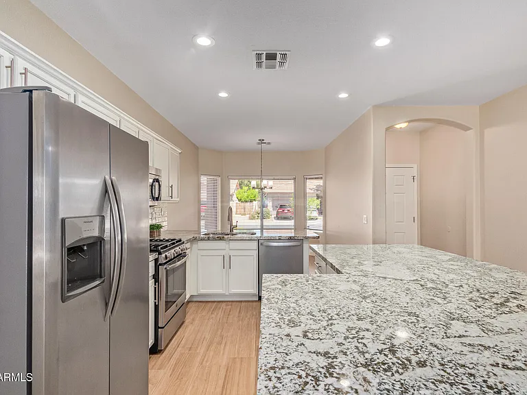 3556 N 143rd Ln — Photo 7