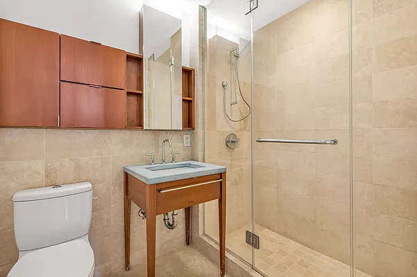 Rented by R New York | media 35