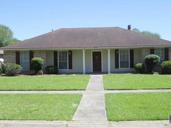 2209 Sprucewood Dr, Baton Rouge, LA 70816