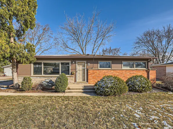 96 W Pleasant Hill Blvd, Palatine, IL 60067