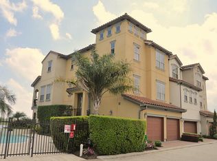 25 Armand Shore Dr, Houston, TX 77058