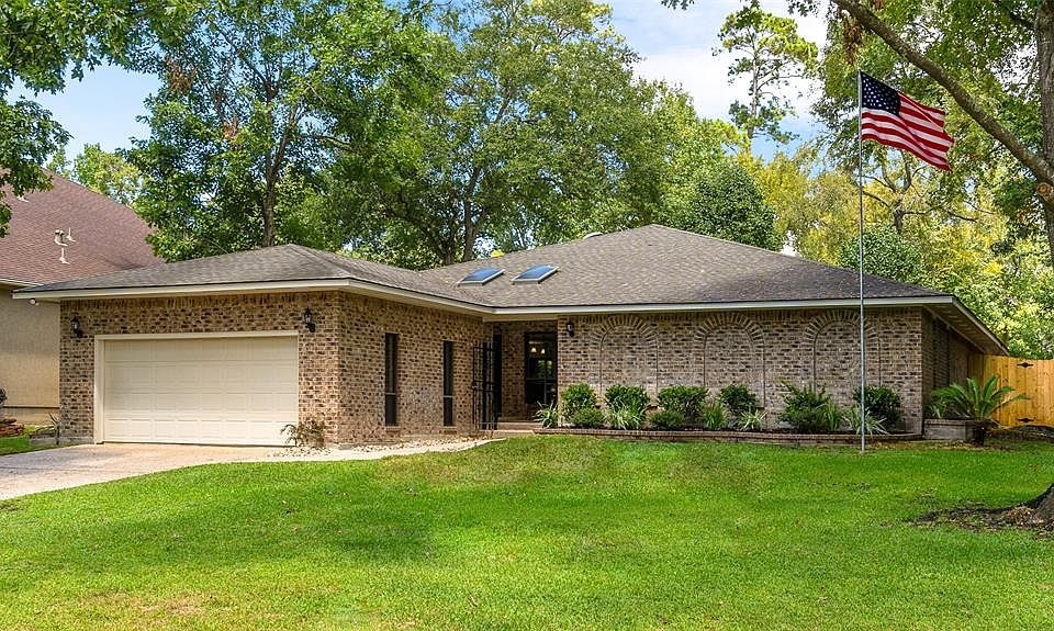 1st image of 12826 Oak Village Dr