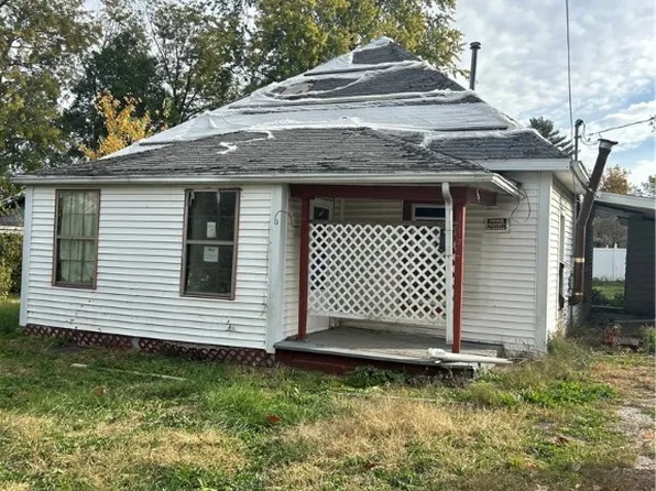 117 12th St, Charleston, IL 61920