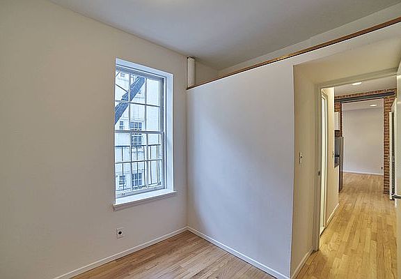 5th image of 316 E 92nd St APT 5RE