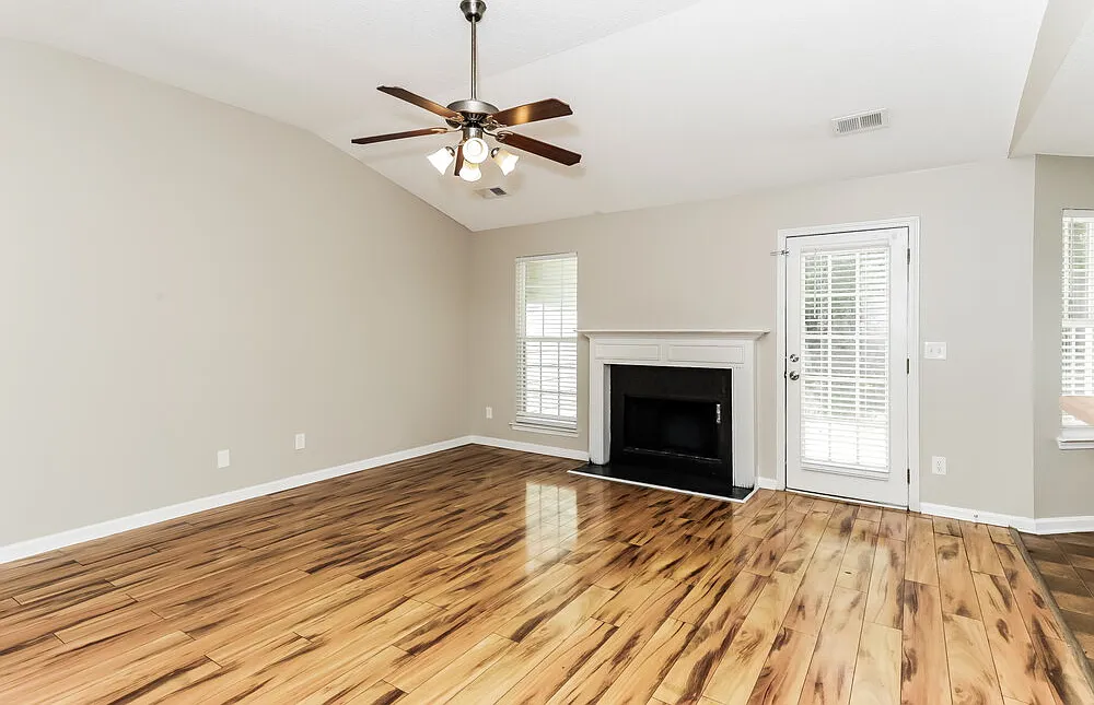 3 bed, 2.0 bath, 1475 sqft, $1,780 — Photo 4