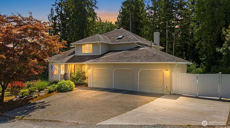 4th image of 18223 Yew Way
