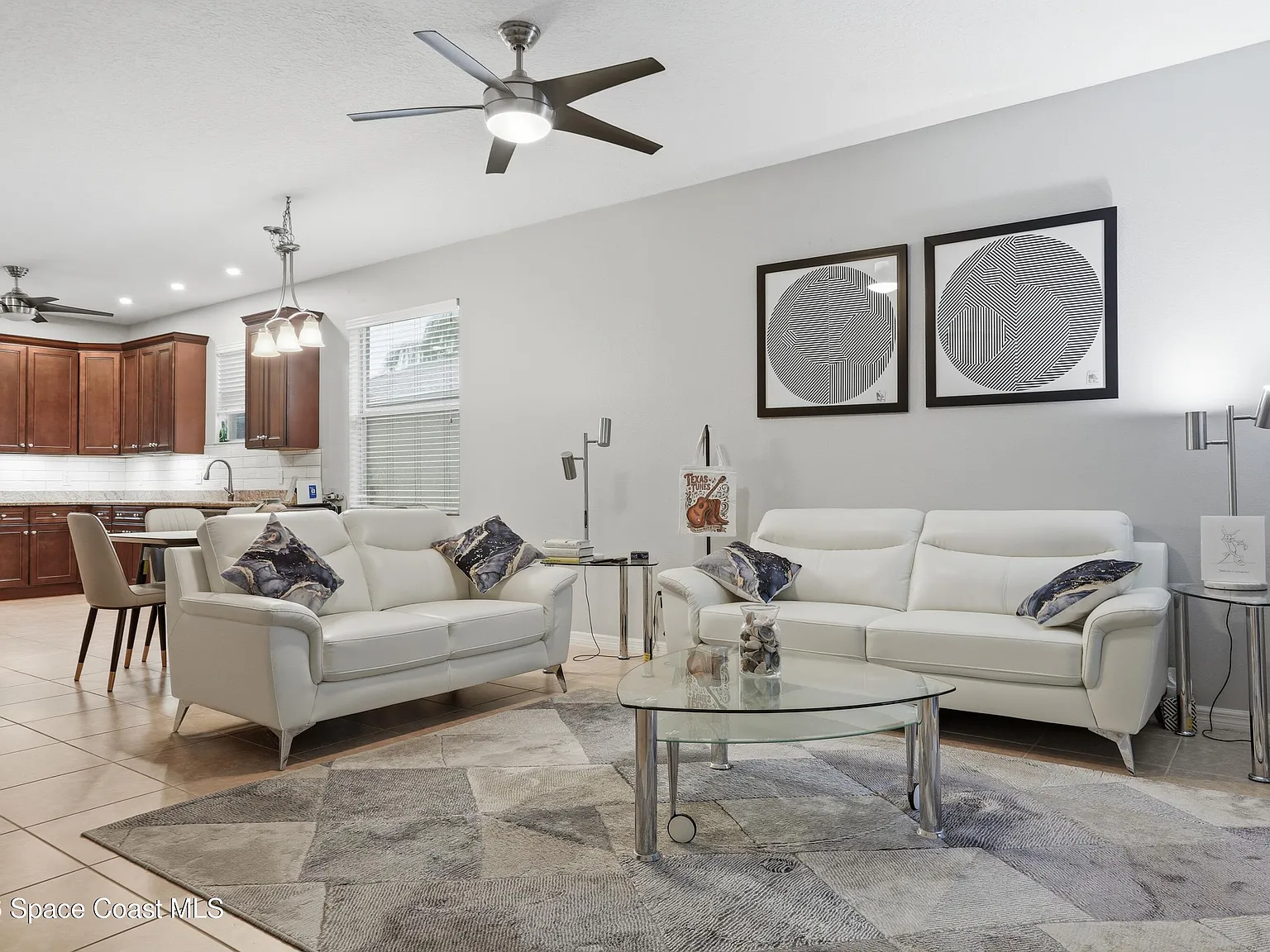 3 bed, 2.5 bath, 2032 sqft, $3,500 — Photo 4
