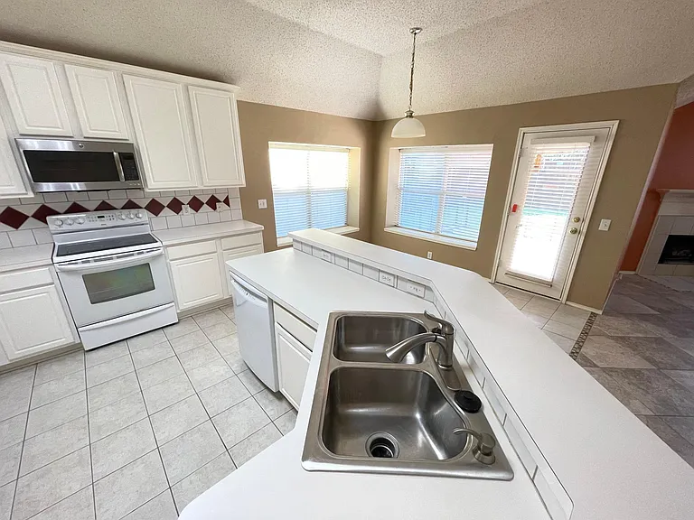 11082 Clearstream Ln — Photo 6