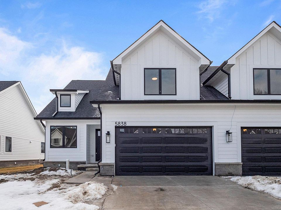 1st image of 5838 Heights Dr #9