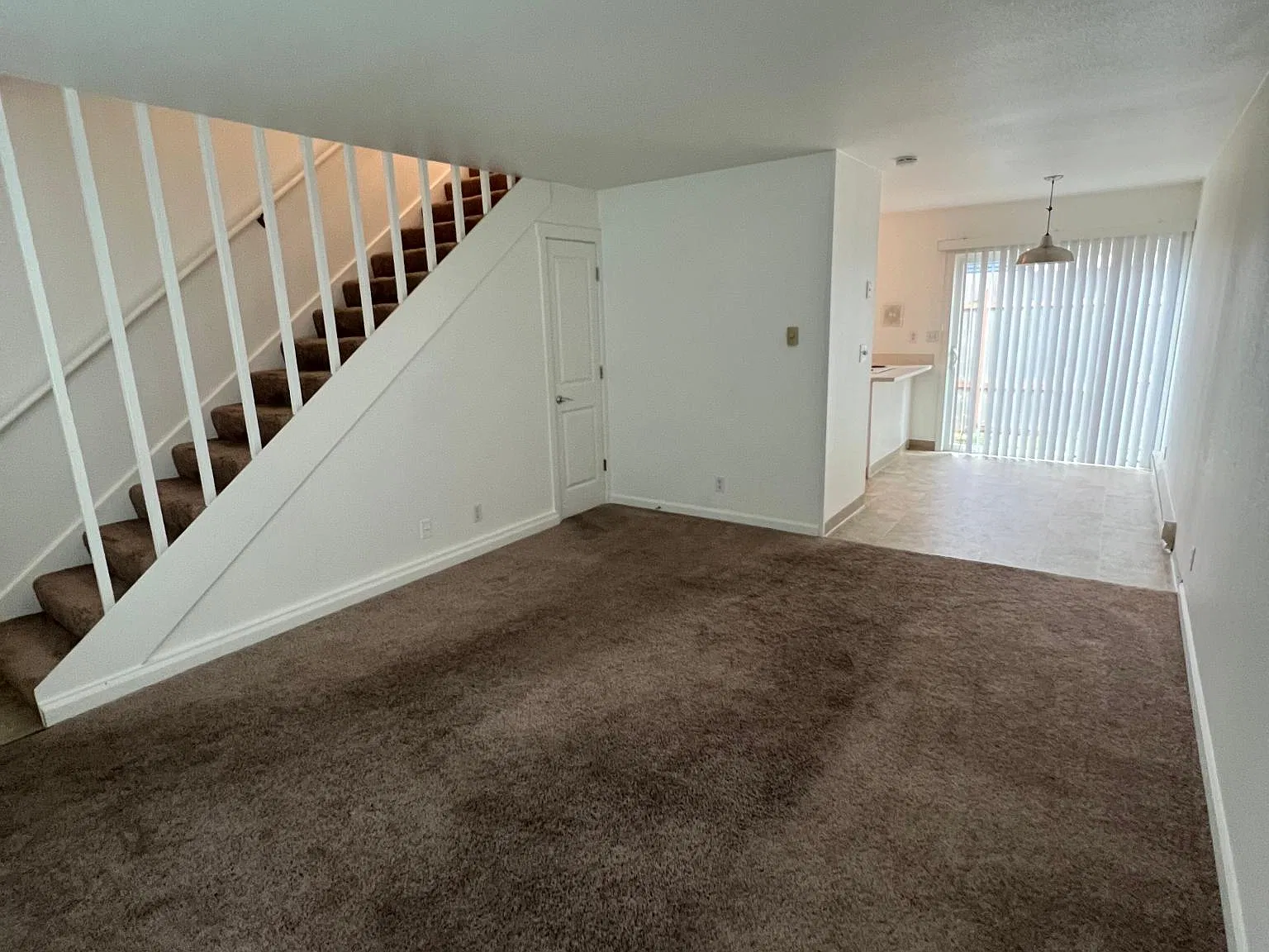 2 bed, 850 sqft, $1,795 — Photo 2