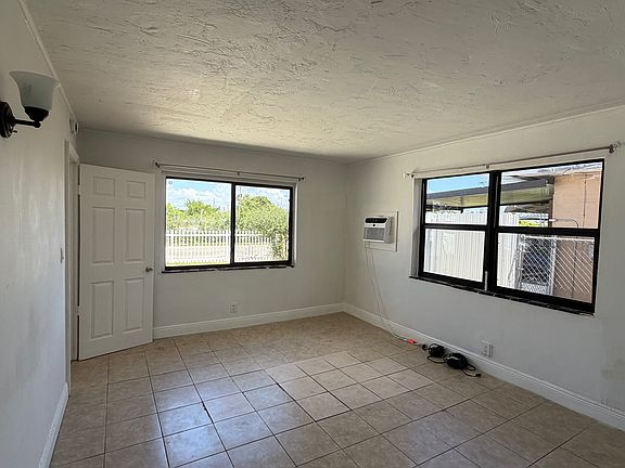 5th image of 2230 Service Rd #1