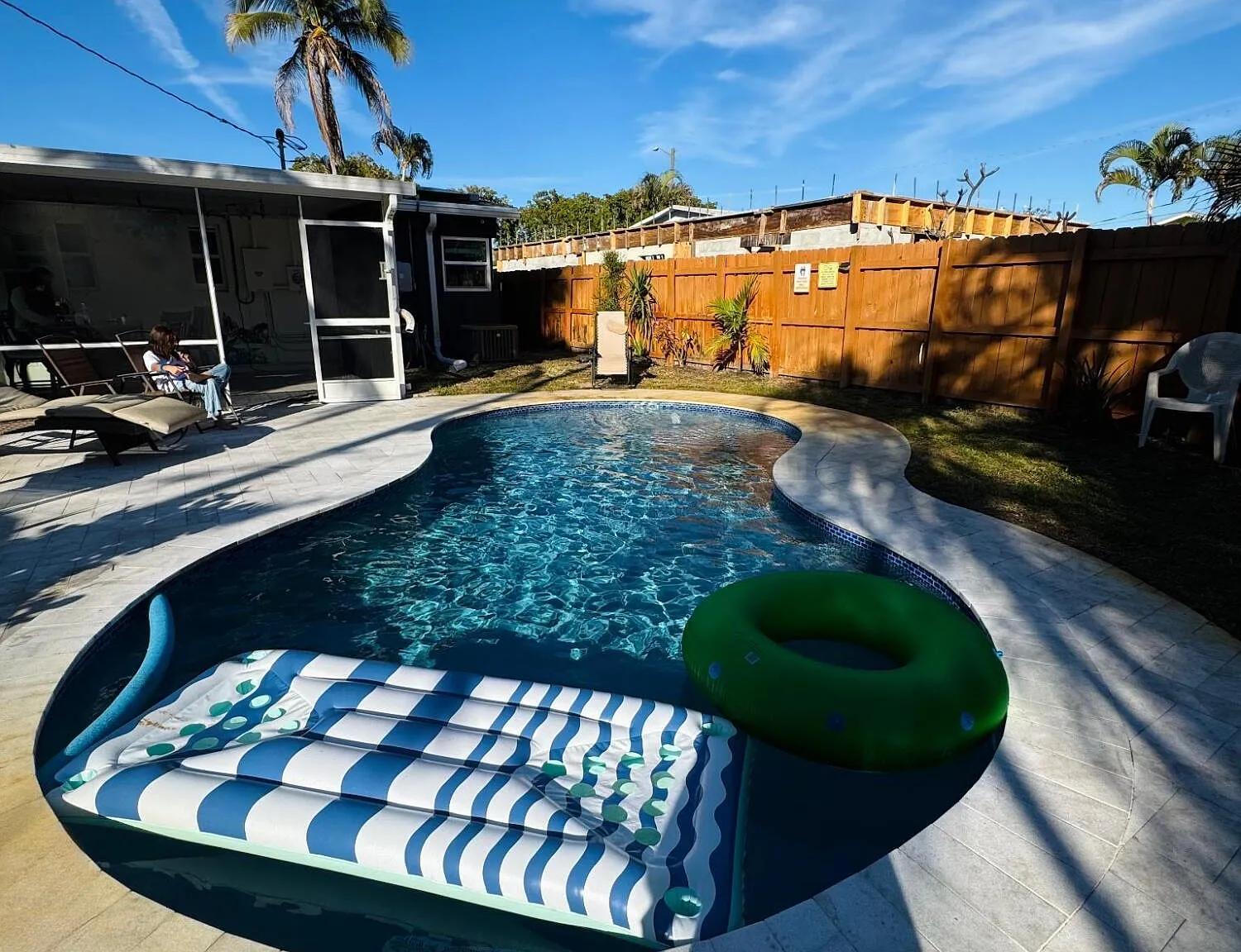 3 bed, 2.0 bath, 1267 sqft, $3,850 — Photo 3