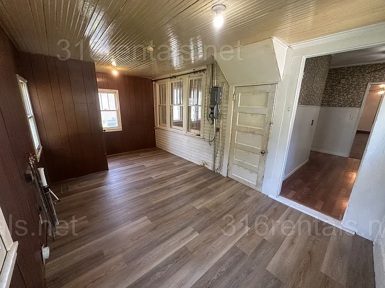 137 N Athenian Ave — Photo 15