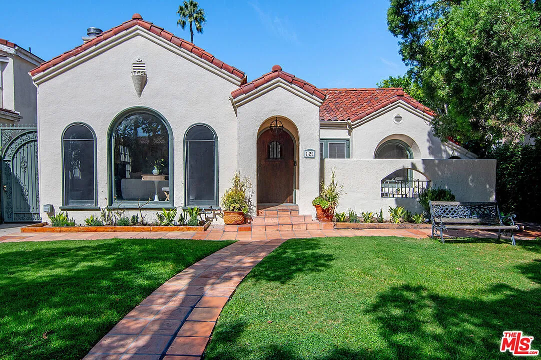 4 bed, 3.5 bath, 1838 sqft, $8,500 — Photo 2