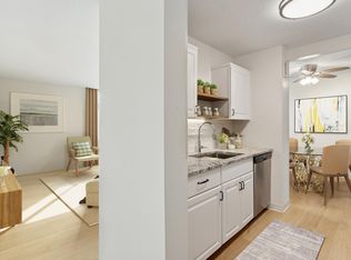 1181 Edgcumbe Rd APT 405, Saint Paul, MN 55105