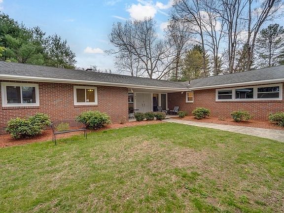 3rd image of 41 Deep Woods Dr