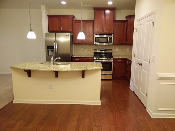 4th image of 224 Durants Neck Ln