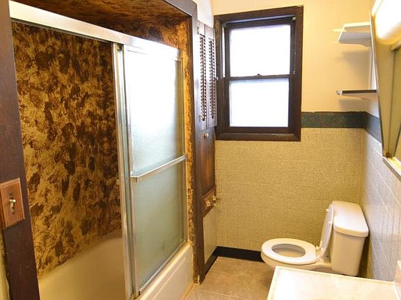 5th image of 121 Comstock St #1W