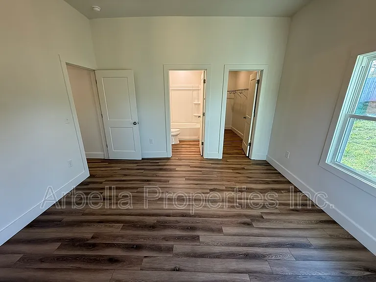 829 Hamilton St — Photo 17