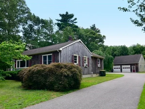 85 Maple St, Bellingham, MA 02019