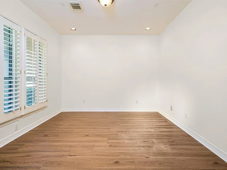 6010 Serrano Terrace Ln — Photo 8