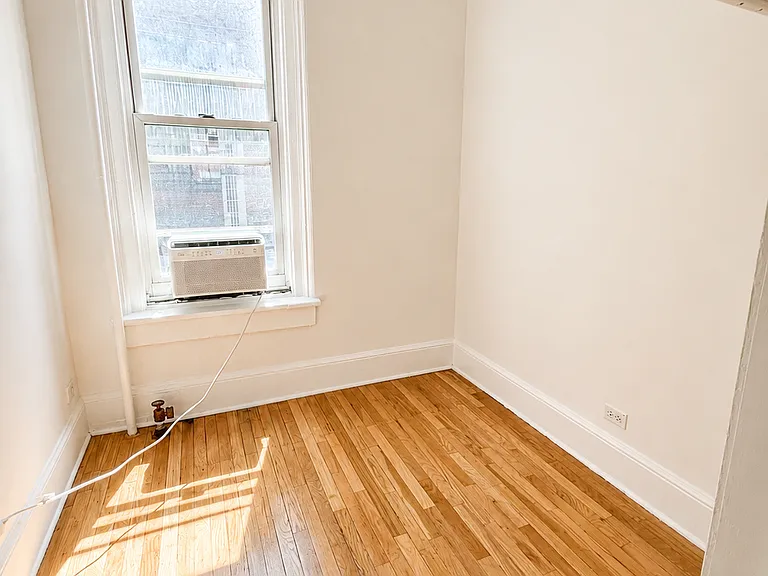 88 W 3rd St #2A — Photo 4